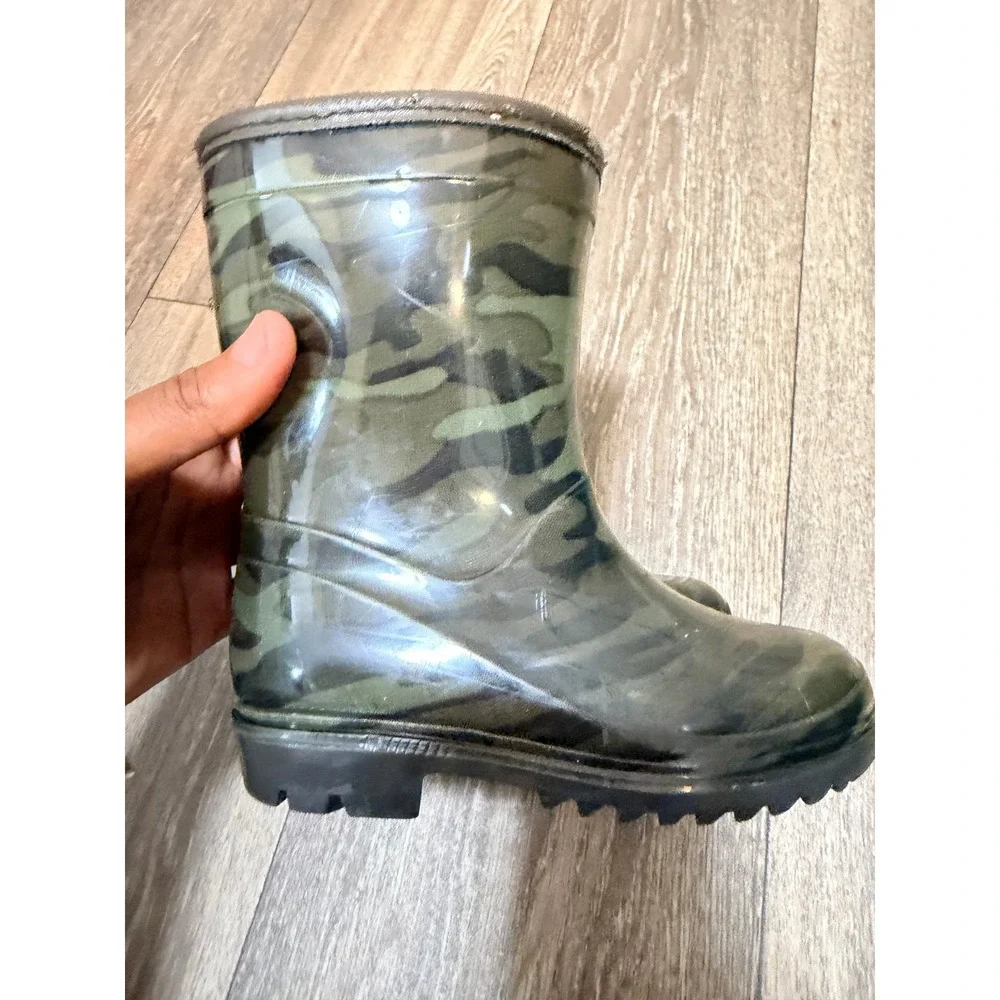 Carter's‎ Bruce Camo Rain Boots Toddler Boys Size 7M Green Camouflage CS22Q09H